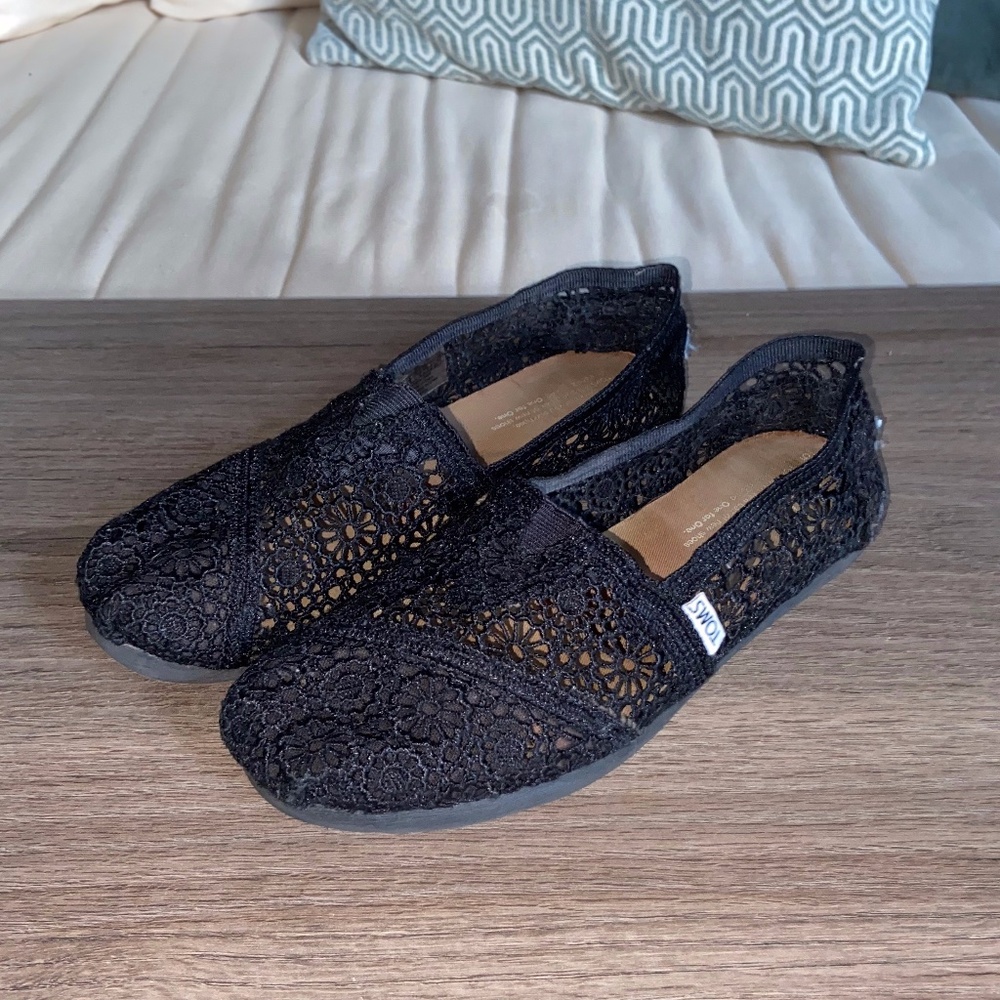 Black Floral Lace Toms